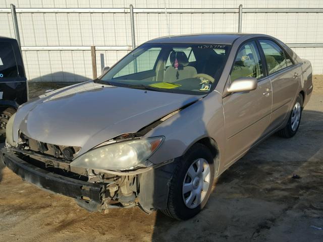 4T1BE32KX5U979550 - 2005 TOYOTA CAMRY LE BEIGE photo 2