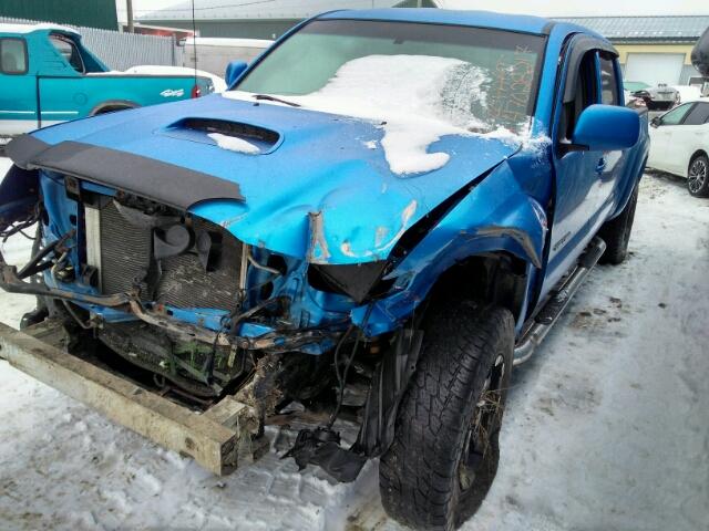 5TEMU52N55Z064103 - 2005 TOYOTA TACOMA DOU BLUE photo 2