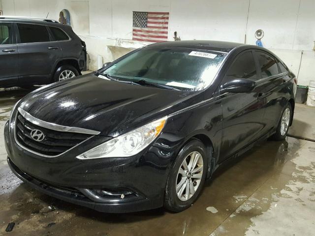 5NPEB4AC0BH097433 - 2011 HYUNDAI SONATA GLS BLACK photo 2