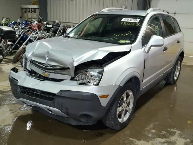 3GNAL1EK5CS557258 - 2012 CHEVROLET CAPTIVA SP SILVER photo 2