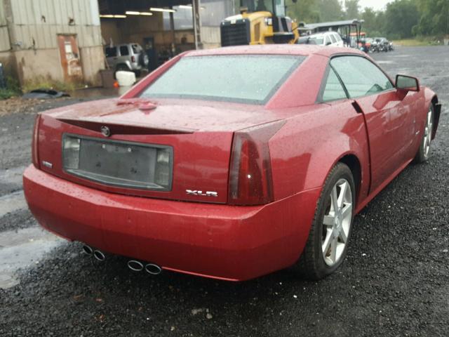 1G6YV34A355600372 - 2005 CADILLAC XLR RED photo 4