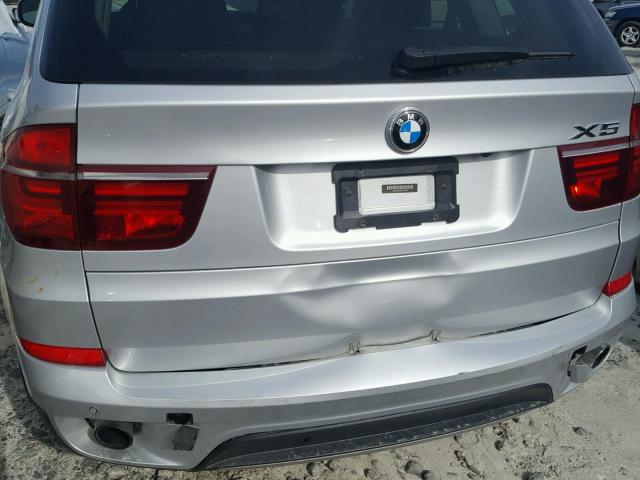 5UXZV4C53D0E10970 - 2013 BMW X5 XDRIVE3 SILVER photo 10