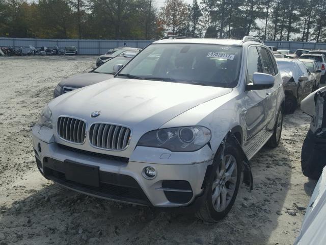 5UXZV4C53D0E10970 - 2013 BMW X5 XDRIVE3 SILVER photo 2