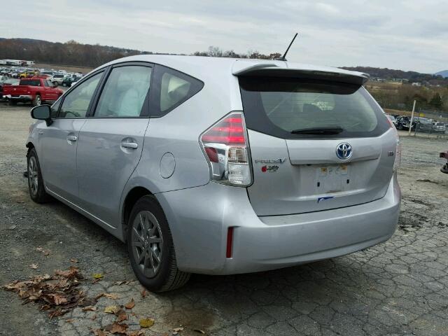 JTDZN3EU0HJ059853 - 2017 TOYOTA PRIUS V SILVER photo 3