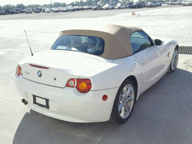 4USBT53454LT24877 - 2004 BMW Z4 3.0 WHITE photo 4