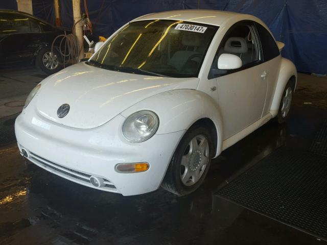 3VWCA21C4XM400436 - 1999 VOLKSWAGEN NEW BEETLE WHITE photo 2