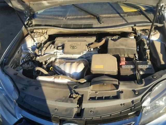 4T1BF1FK8FU873286 - 2015 TOYOTA CAMRY LE ვერცხლისფერი ფოტო 7