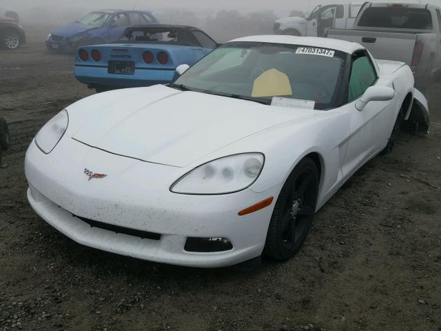 1G1YY26U475110749 - 2007 CHEVROLET CORVETTE WHITE photo 2