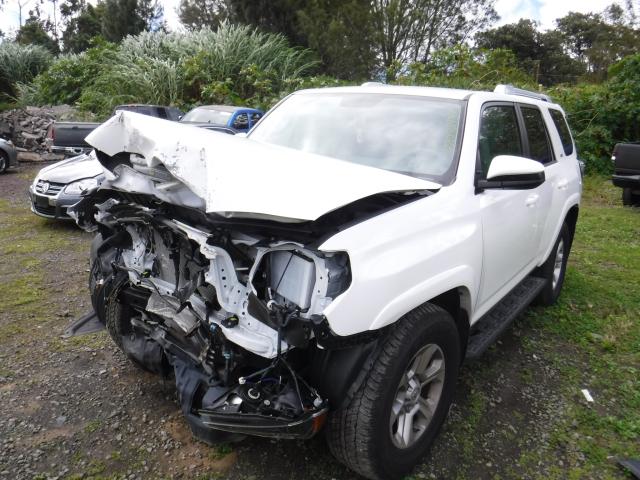 JTEBU5JR0H5430063 - 2017 TOYOTA 4RUNNER SR WHITE photo 2