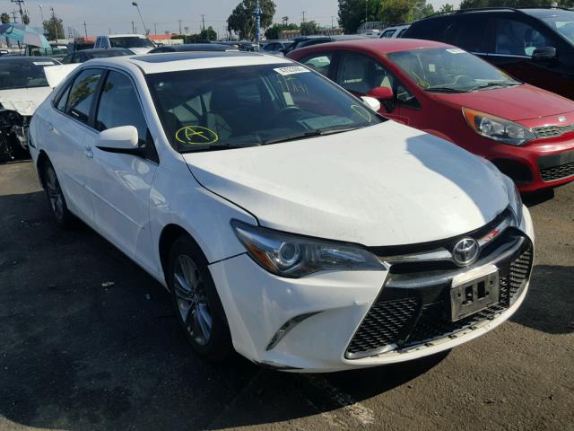 4T1BF1FK8HU297363 - 2017 TOYOTA CAMRY LE WHITE photo 1