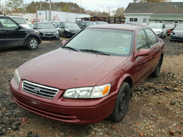 4T1BG22K71U050687 - 2001 TOYOTA CAMRY CE RED photo 2