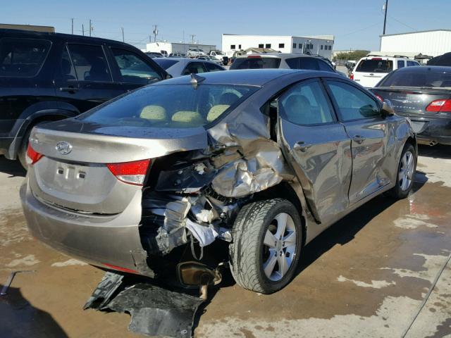 5NPDH4AE5DH369859 - 2013 HYUNDAI ELANTRA GL GRAY photo 4