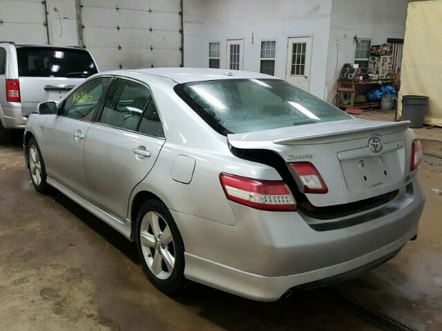 4T1BF3EK8BU202109 - 2011 TOYOTA CAMRY BASE SILVER photo 3