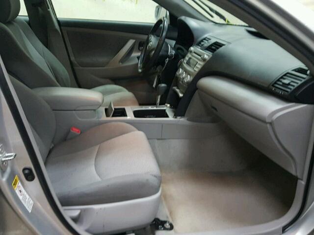 4T1BF3EK8BU202109 - 2011 TOYOTA CAMRY BASE SILVER photo 5