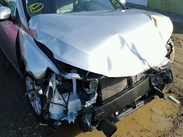 4T1BF1FKXHU277616 - 2017 TOYOTA CAMRY LE SILVER photo 9