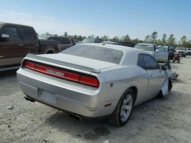 2B3LJ44V09H561249 - 2009 DODGE CHALLENGER SILVER photo 4