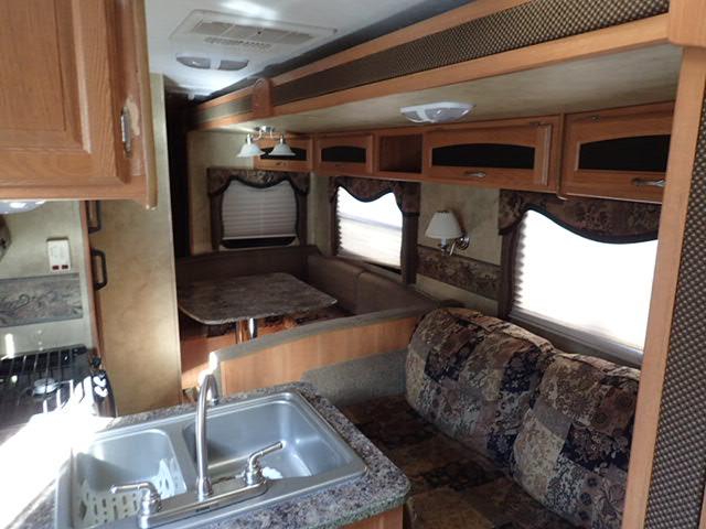 4YDT29B2XAV500114 - 2009 KEYSTONE COUGAR WHITE photo 6