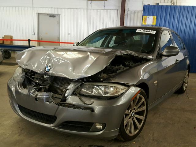 WBAPK5C59BA656138 - 2011 BMW 328 XI SUL GRAY photo 2