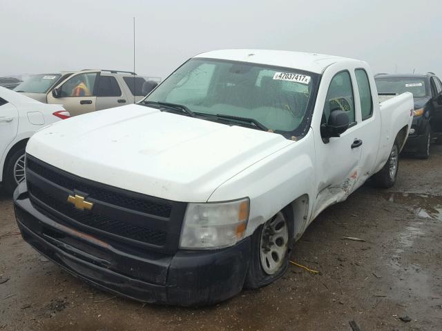 1GCSCPEA9AZ157985 - 2010 CHEVROLET SILVERADO WHITE photo 2