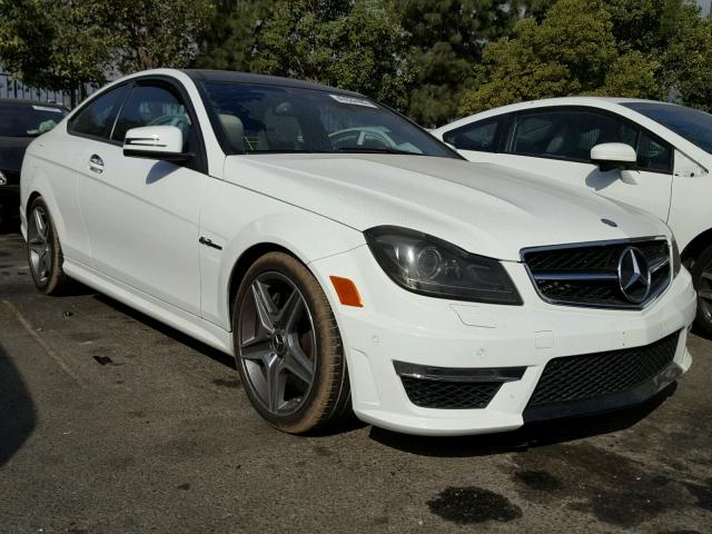 WDDGJ7HBXDG035853 - 2013 MERCEDES-BENZ C 63 AMG WHITE photo 1