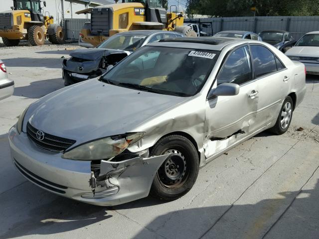 4T1BE32K84U864556 - 2004 TOYOTA CAMRY LE SILVER photo 2
