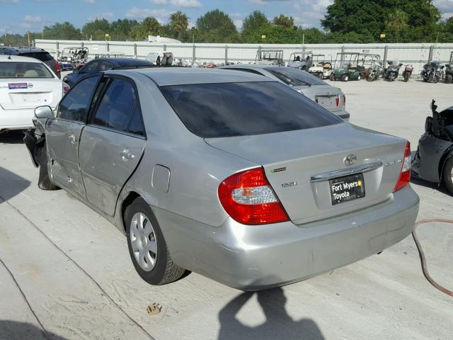 4T1BE32K84U864556 - 2004 TOYOTA CAMRY LE ვერცხლისფერი ფოტო 3