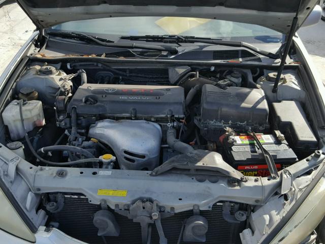 4T1BE32K84U864556 - 2004 TOYOTA CAMRY LE ვერცხლისფერი ფოტო 7