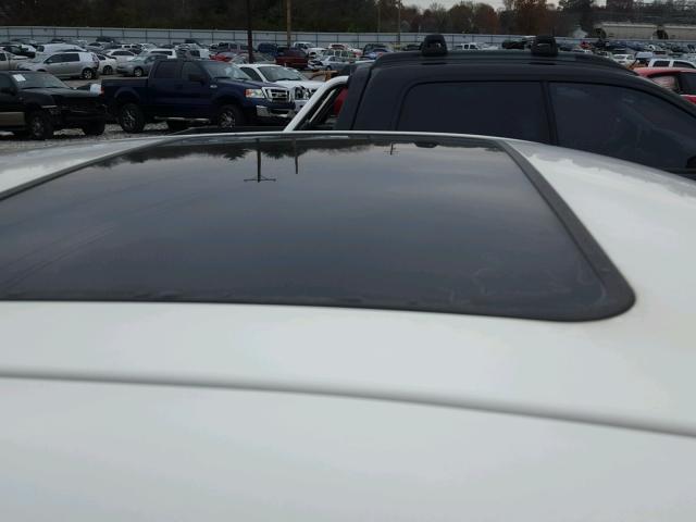 2G4WD532851220339 - 2005 BUICK LACROSSE C WHITE photo 9