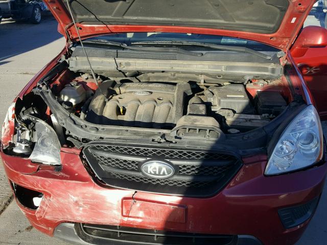 KNAFG525877030342 - 2007 KIA RONDO BASE RED photo 7