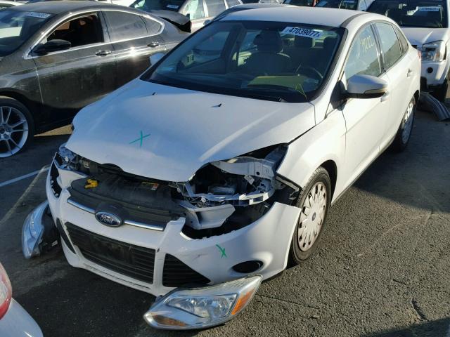 1FADP3F20DL321599 - 2013 FORD FOCUS SE WHITE photo 2