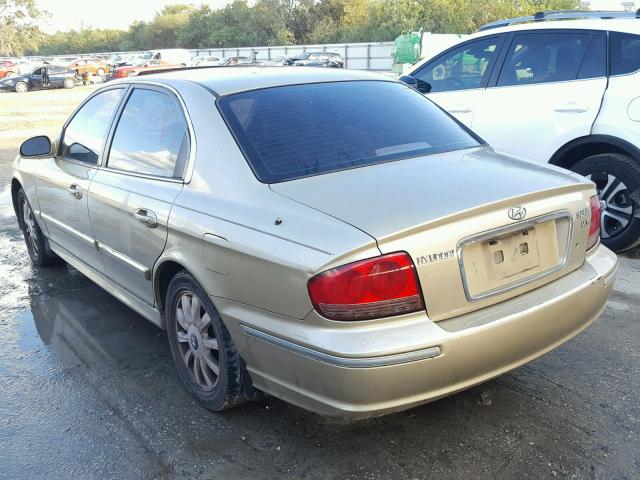 KMHWF35H32A703805 - 2002 HYUNDAI SONATA GLS GOLD photo 3