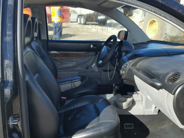 3VWCK21C32M440643 - 2002 VOLKSWAGEN NEW BEETLE 黑色 照片 5
