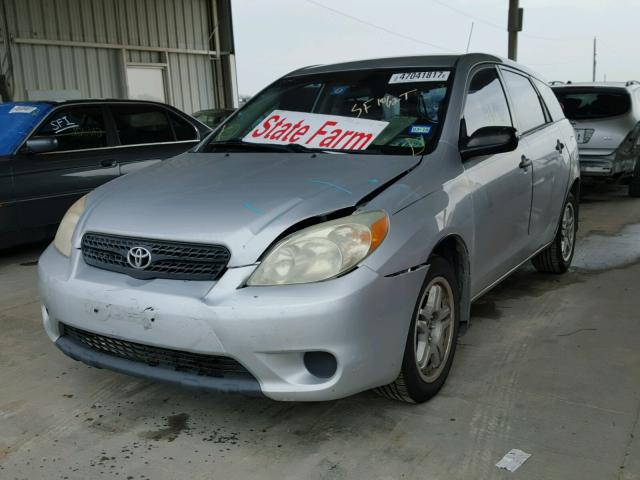 2T1KR32E15C447250 - 2005 TOYOTA MATRIX SILVER photo 2