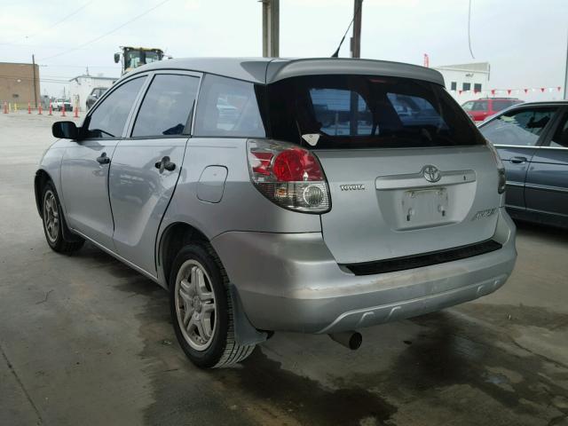 2T1KR32E15C447250 - 2005 TOYOTA MATRIX SILVER photo 3