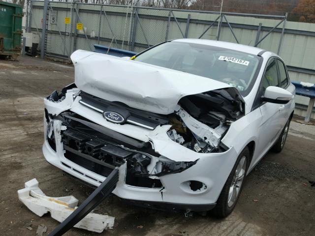 1FADP3F28DL302489 - 2013 FORD FOCUS SE WHITE photo 2