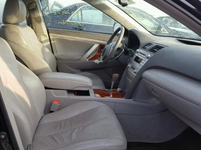 4T4BF3EK8AR036484 - 2010 TOYOTA CAMRY BASE BLACK photo 5