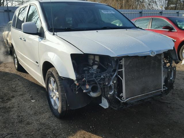 2A8HR54P98R713888 - 2008 CHRYSLER TOWN & COU WHITE photo 1