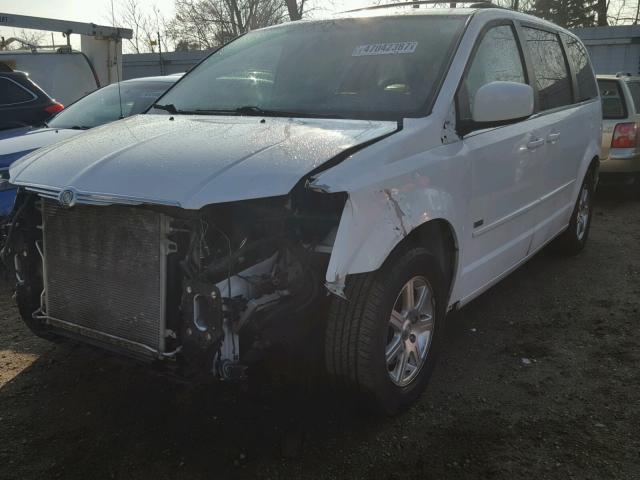 2A8HR54P98R713888 - 2008 CHRYSLER TOWN & COU WHITE photo 2