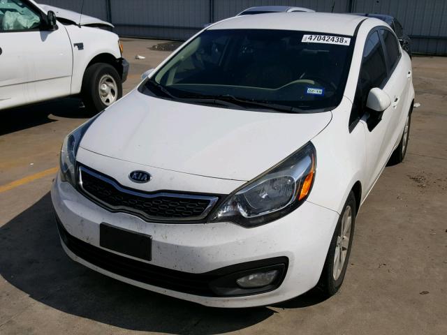 KNADN4A37C6061069 - 2012 KIA RIO EX WHITE photo 2