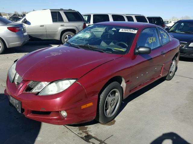 3G2JB12F05S184477 - 2005 PONTIAC SUNFIRE RED photo 2