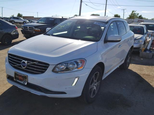 YV4902DZXE2547345 - 2014 VOLVO XC60 T6 WHITE photo 2