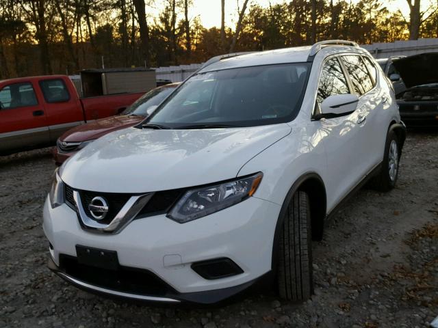 KNMAT2MV7GP655495 - 2016 NISSAN ROGUE S WHITE photo 2