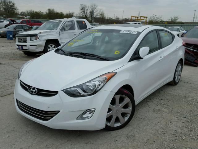 5NPDH4AE5DH444091 - 2013 HYUNDAI ELANTRA GL WHITE photo 2