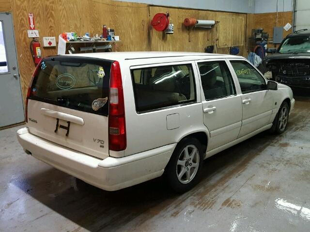 YV1LW61J7Y2728267 - 2000 VOLVO V70 BASE WHITE photo 4