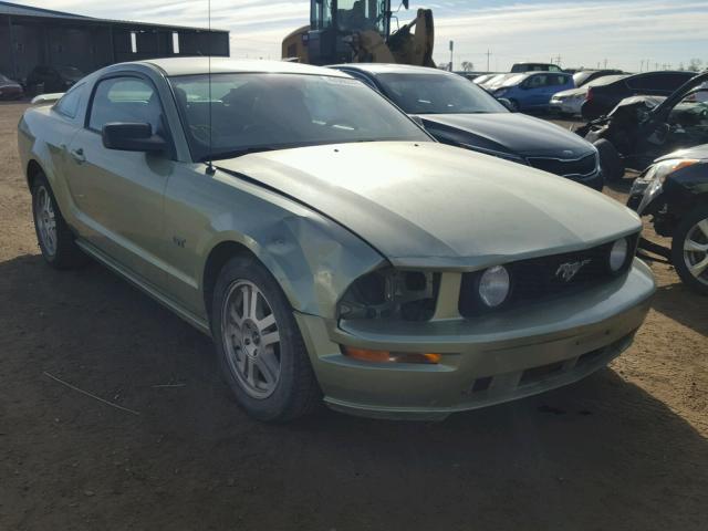 1ZVHT82H655218351 - 2005 FORD MUSTANG GT GREEN photo 1