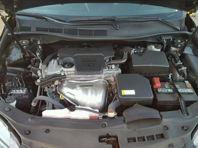 4T1BF1FK4GU185674 - 2016 TOYOTA CAMRY LE შავი ფოტო 7