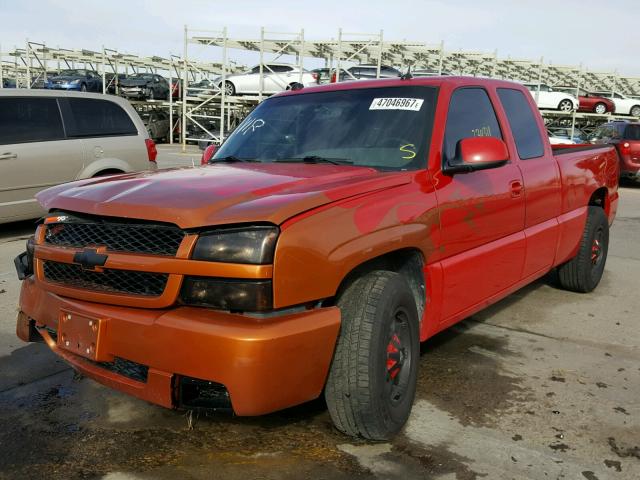 2GCEK19N951223959 - 2005 CHEVROLET SILVERADO RED photo 2