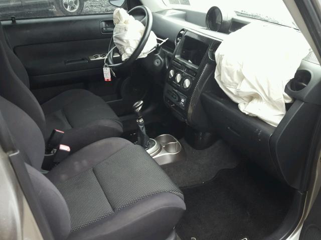 JTLKT334550184993 - 2005 TOYOTA SCION XB SILVER photo 5