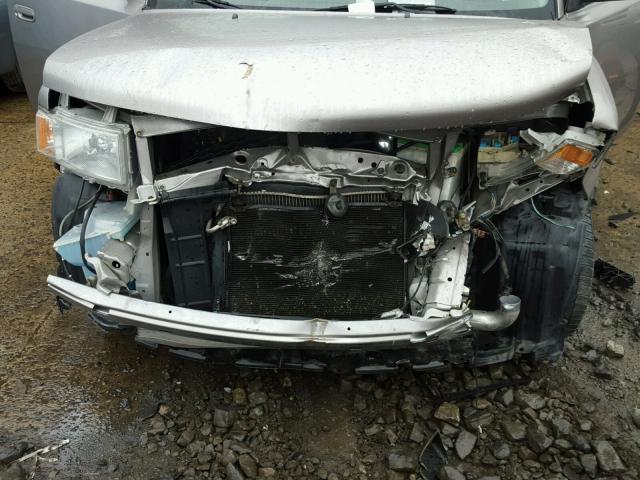 JTLKT334550184993 - 2005 TOYOTA SCION XB SILVER photo 9