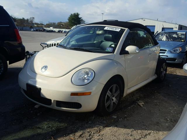 3VWRF31Y16M327960 - 2006 VOLKSWAGEN NEW BEETLE CREAM photo 2